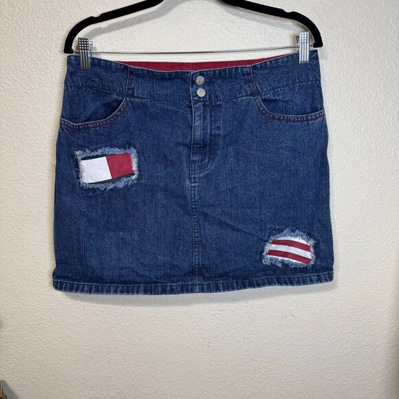 Vintage Y2k Tommy Hilfiger Denim Mini Skirt  Size 10 Flag Patches Casual - Picture 1 of 10
